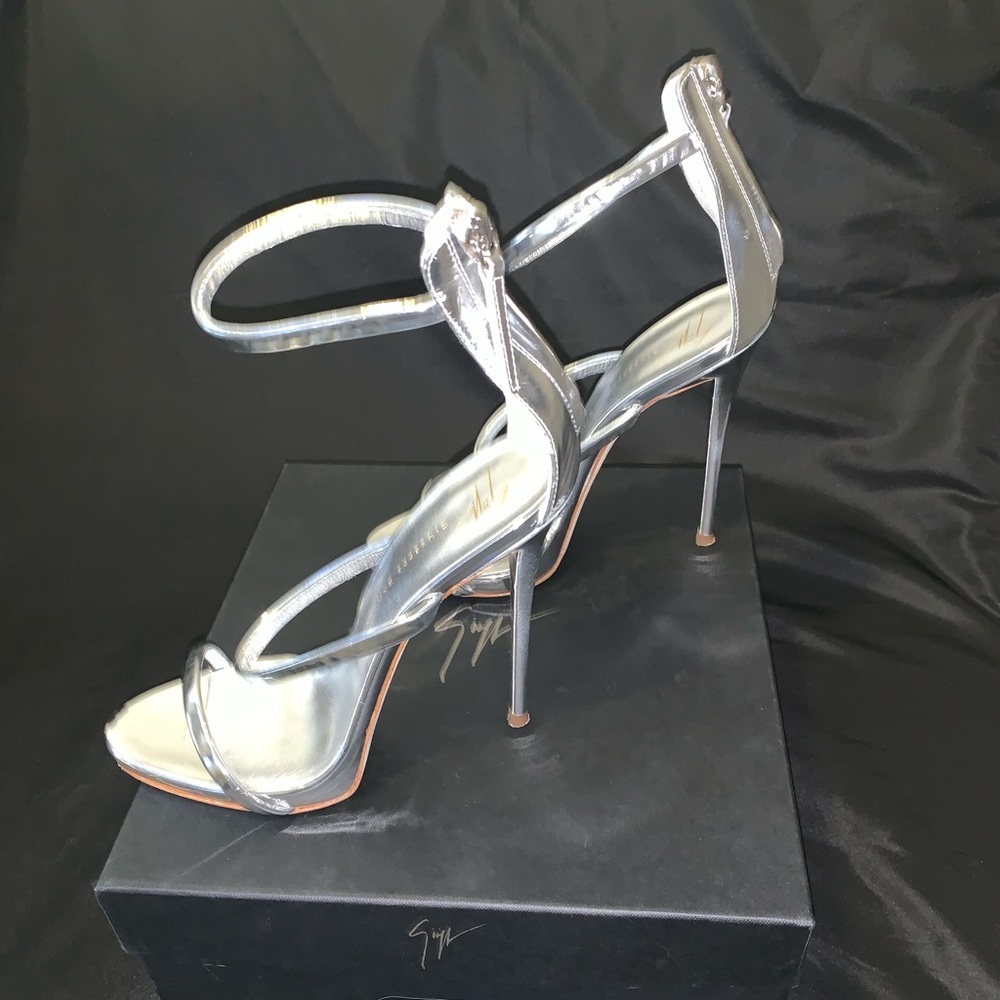 Giuseppe zanotti strap silver heel